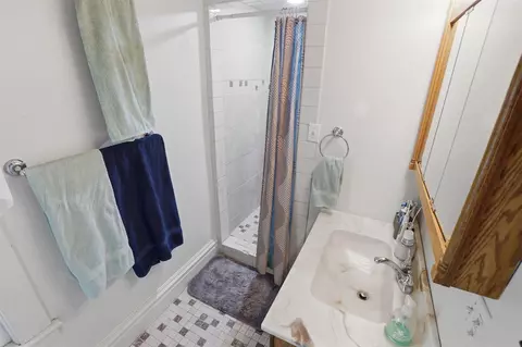 Bath - 127 W W Brg, Plainwell, MI 49080 photo 3 of 4