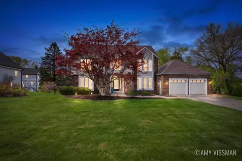 3415 N Applecrest, Ada, MI 49301