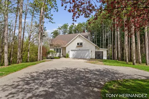 102 Sagamore, Lowell, MI 49331