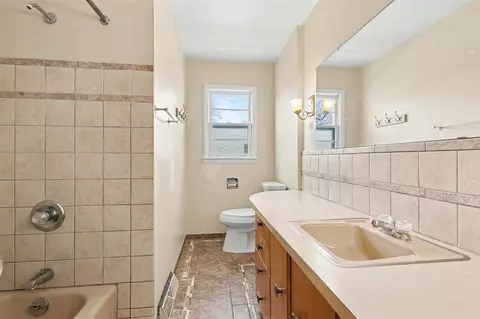Bath - 311 Dutton, Eaton Rapids, MI 48827 photo 3 of 3