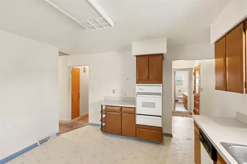Entry Way - 311 Dutton, Eaton Rapids, MI 48827 photo 1 of 1