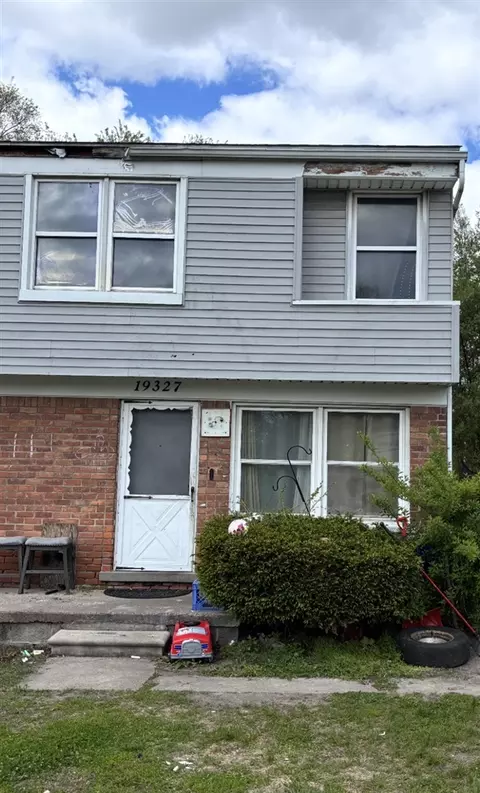 19327 Wyoming, Detroit, MI 48221