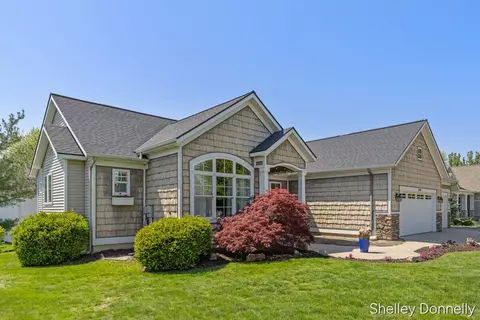 1119 Mid Blf, Zeeland, MI 49464