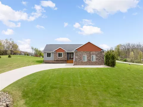 679 Pheasant Rdg, Ortonville, MI 48462