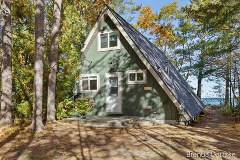 8991 Cordwood, Cheboygan, MI 49721