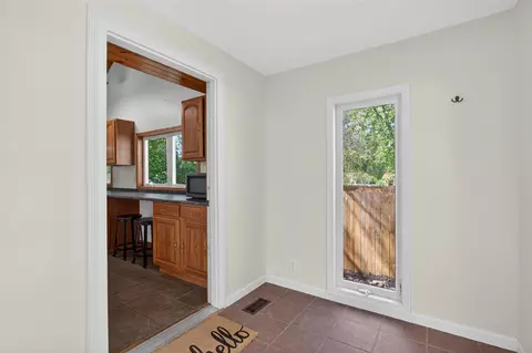 Entry Way - 610 17th, Jackson, MI 49203 photo 1 of 11