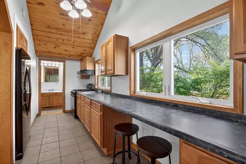 Entry Way - 610 17th, Jackson, MI 49203 photo 6 of 11