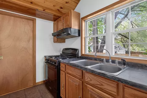 Kitchen - 610 17th, Jackson, MI 49203 photo 2 of 2