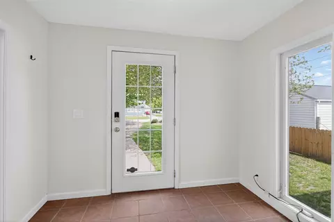 Entry Way - 610 17th, Jackson, MI 49203 photo 3 of 11