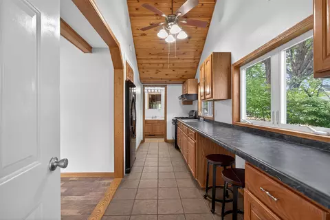 Entry Way - 610 17th, Jackson, MI 49203 photo 4 of 11