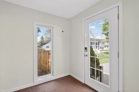 Entry Way - 610 17th, Jackson, MI 49203 photo 2 of 11