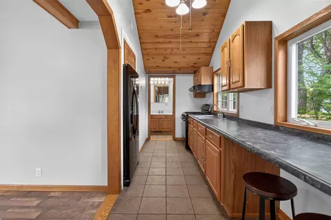 Entry Way - 610 17th, Jackson, MI 49203 photo 5 of 11