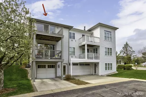 221 Outlook Apt # B, Douglas, MI 49406