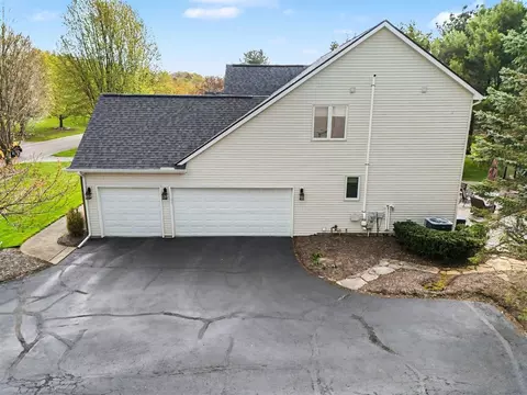 Exterior - 7629 Setters Pointe, Brighton, MI 48116 photo 4 of 4