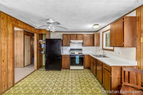 Kitchen - 763 N Grow, Stanton, MI 48888 photo 2 of 2