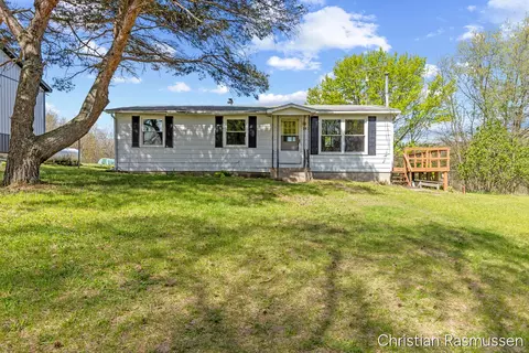 763 N Grow, Stanton, MI 48888