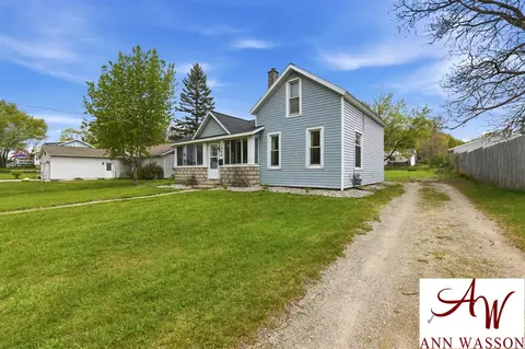 1044 S S Brg, Belding, MI 48809