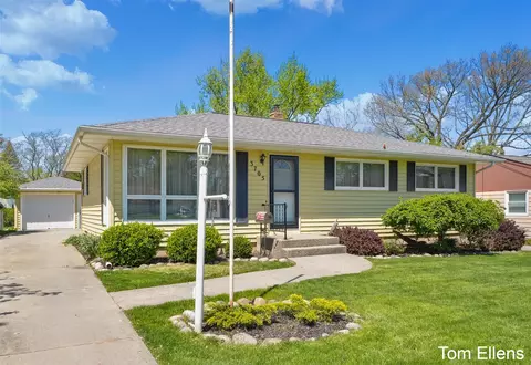 3705 Hazelwood, Wyoming, MI 49519