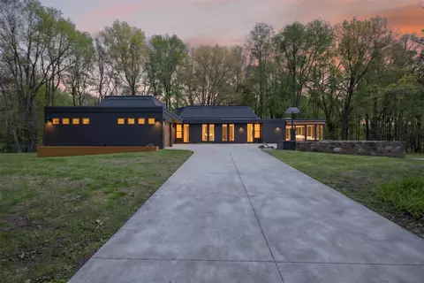 933 Crispell, Clarklake, MI 49234