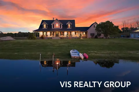 8225 E Sternberg, Nunica, MI 49448