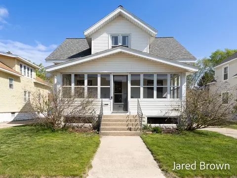 1039 Pennoyer, Grand Haven, MI 49417