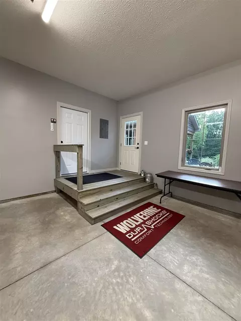 Entry Way - 9797 Graham, Plainwell, MI 49080 photo 3 of 3