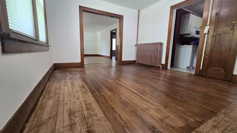 Living - 215 E Jane, Bellevue, MI 49021 photo 3 of 4