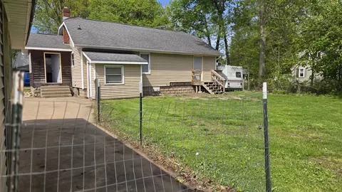 Exterior - 215 E Jane, Bellevue, MI 49021 photo 3 of 7