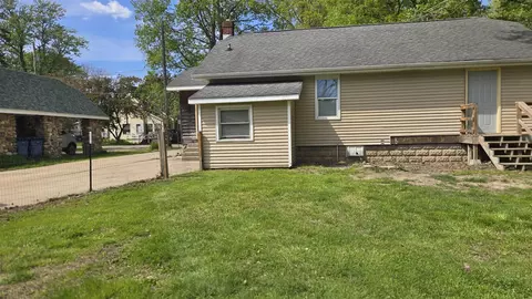 Exterior - 215 E Jane, Bellevue, MI 49021 photo 4 of 7