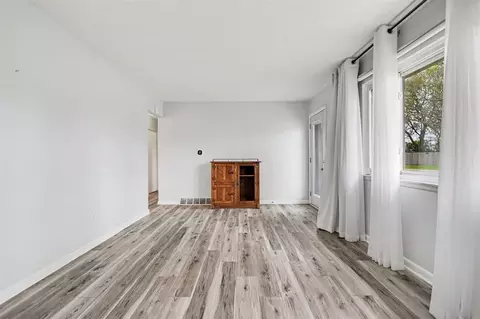 Living - 3550 Leonard, Jackson, MI 49202 photo 3 of 3