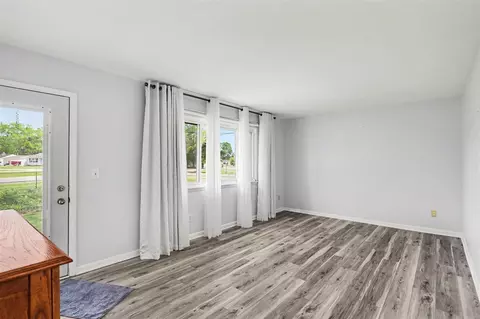 Living - 3550 Leonard, Jackson, MI 49202 photo 2 of 3