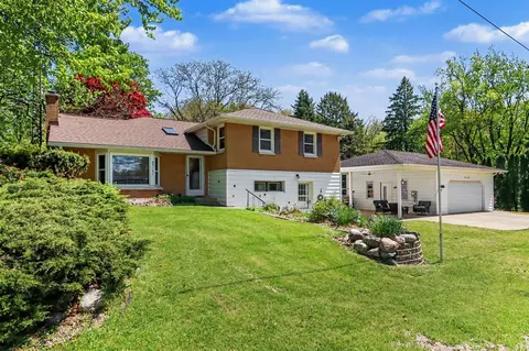 69193 Center, Paw Paw, MI 49079
