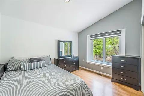 Bedroom - 5256 Edgelake, Pinckney, MI 48169 photo 3 of 7