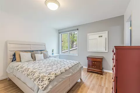 Bedroom - 5256 Edgelake, Pinckney, MI 48169 photo 4 of 7