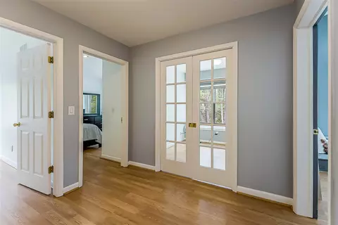 Entry Way - 5256 Edgelake, Pinckney, MI 48169 photo 2 of 2