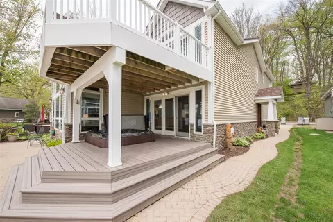 Exterior - 5256 Edgelake, Pinckney, MI 48169 photo 8 of 17