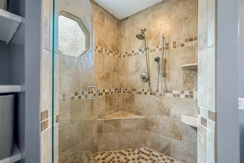 Bath - 5256 Edgelake, Pinckney, MI 48169 photo 3 of 5