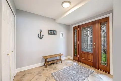 Entry Way - 5256 Edgelake, Pinckney, MI 48169 photo 1 of 2
