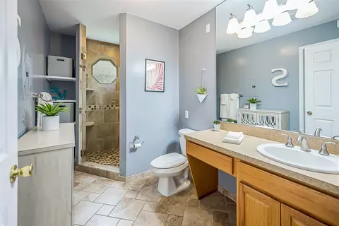 Bath - 5256 Edgelake, Pinckney, MI 48169 photo 2 of 5