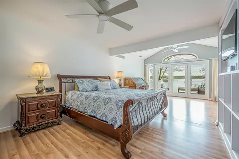 Bedroom - 5256 Edgelake, Pinckney, MI 48169 photo 6 of 7