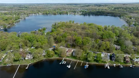 View/Area - 5256 Edgelake, Pinckney, MI 48169 photo 9 of 13
