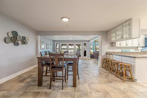 Dining - 5256 Edgelake, Pinckney, MI 48169 photo 2 of 3