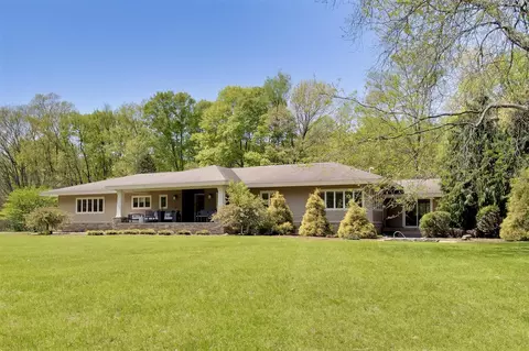 5499 Topanga, Coloma, MI 49038