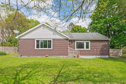 806 Enterprise, Buchanan, MI 49107