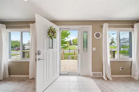 Entry Way - 157 N Dettman, Jackson, MI 49202 photo 1 of 2