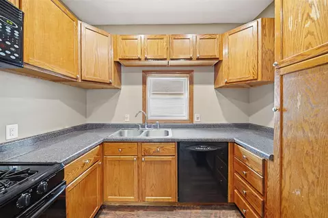 Kitchen - 157 N Dettman, Jackson, MI 49202 photo 1 of 3