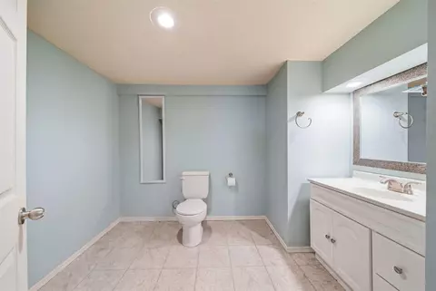 Bath - 157 N Dettman, Jackson, MI 49202 photo 3 of 3