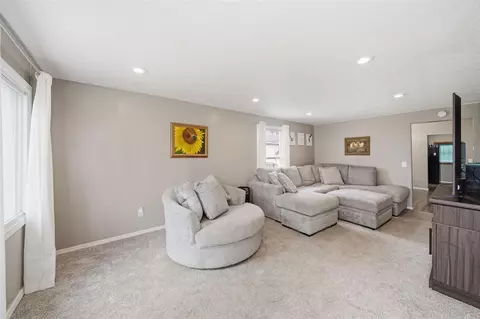 Living - 157 N Dettman, Jackson, MI 49202 photo 1 of 2