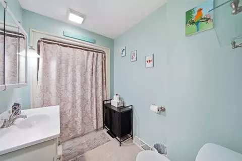 Bath - 157 N Dettman, Jackson, MI 49202 photo 1 of 3