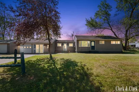 146 S Carleton, Battle Creek, MI 49017